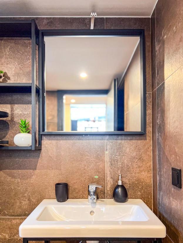 Mini Loft Apartment Kalamáta Eksteriør bilde