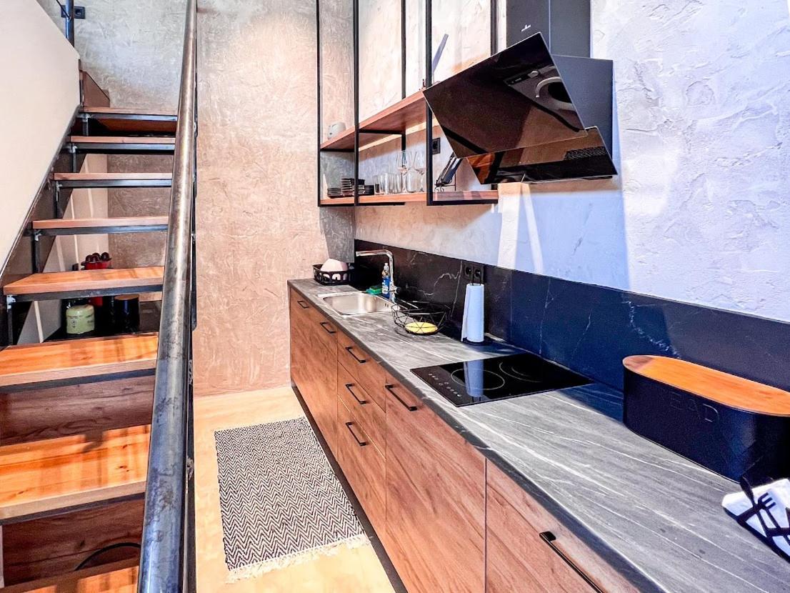 Mini Loft Apartment Kalamáta Eksteriør bilde